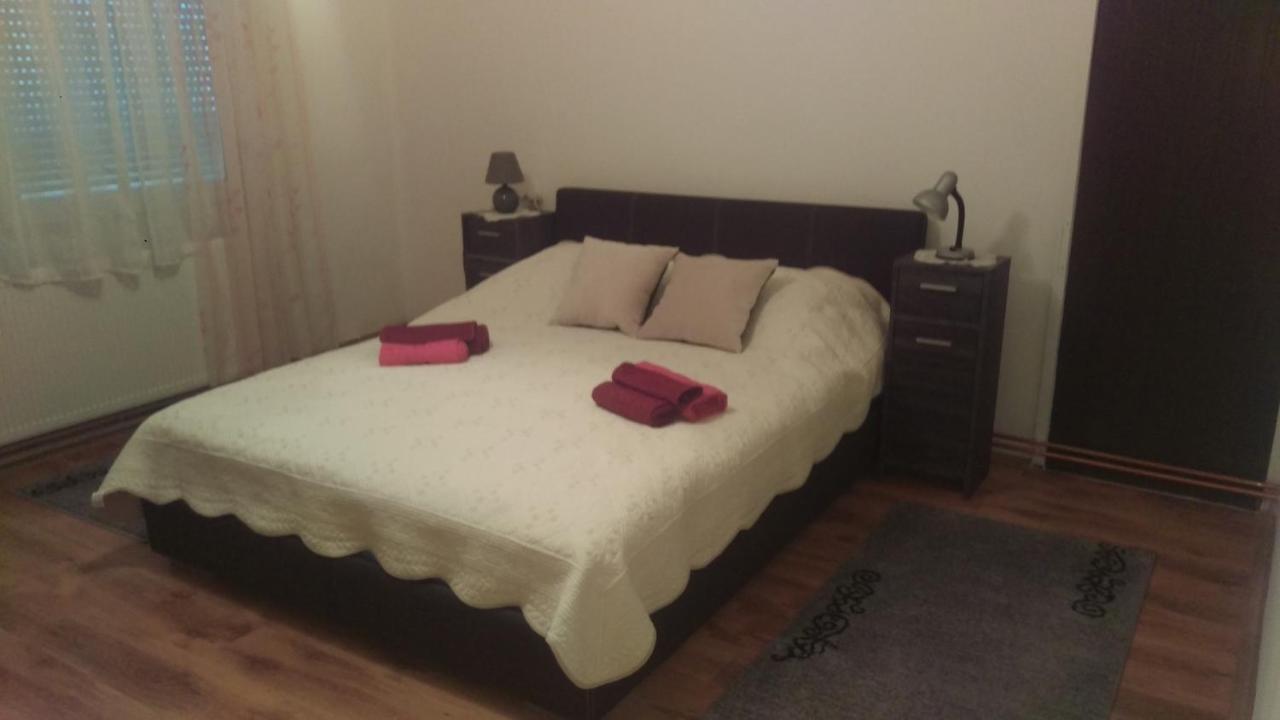 Apartman Rita Vinkovci Exterior foto