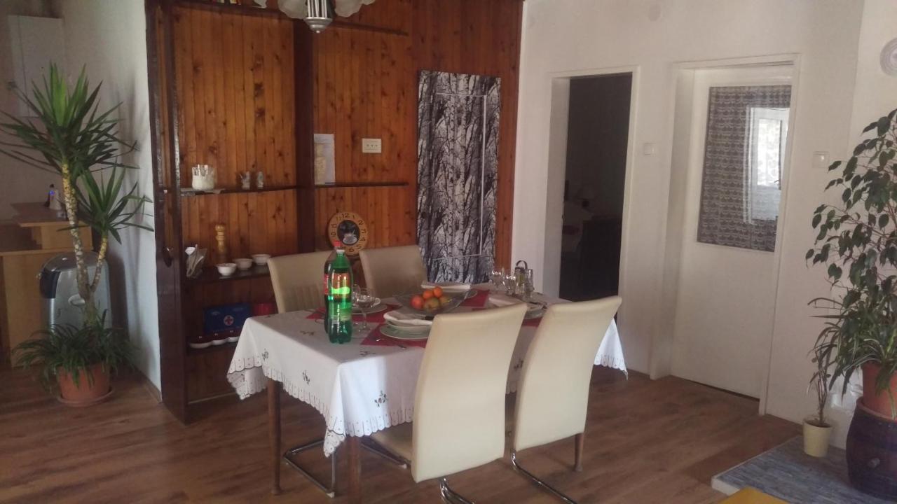 Apartman Rita Vinkovci Exterior foto