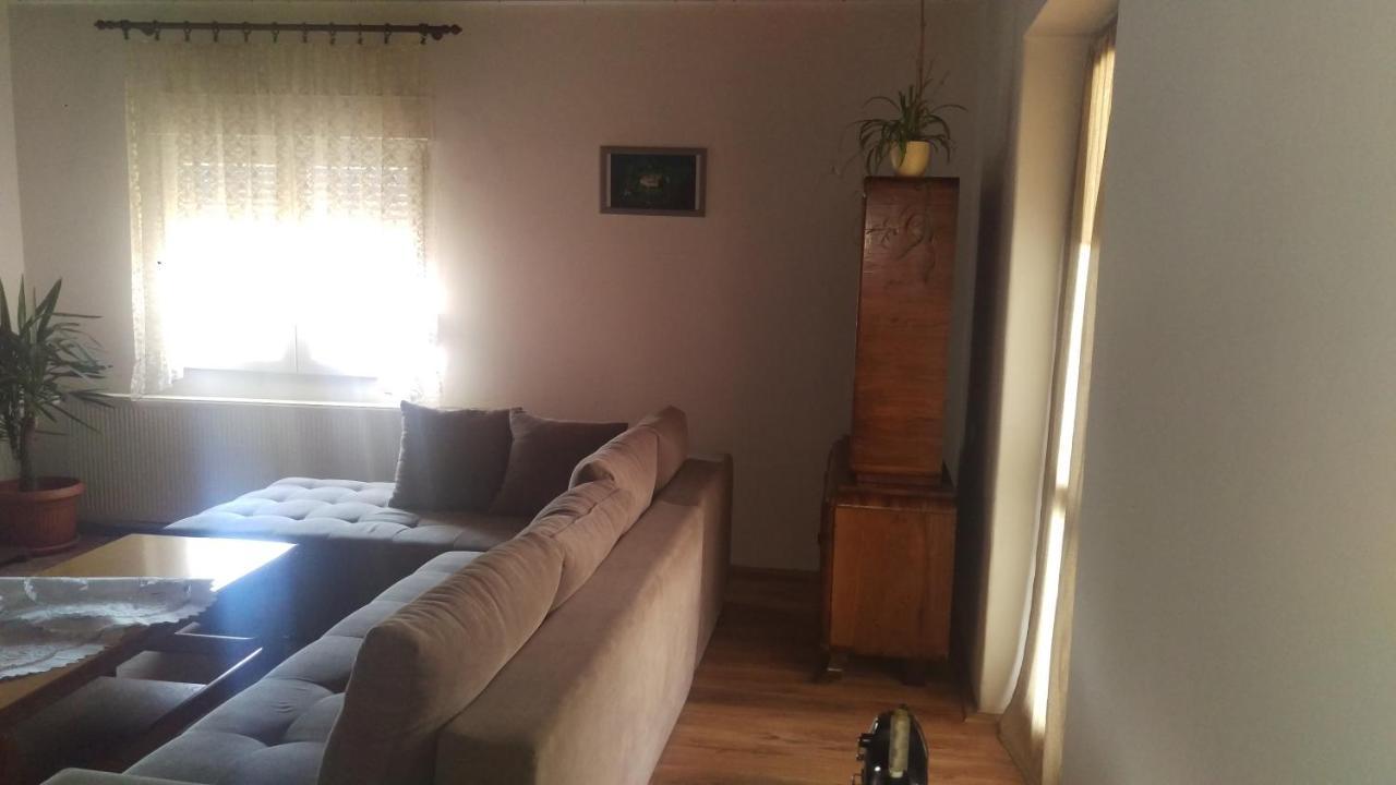 Apartman Rita Vinkovci Exterior foto