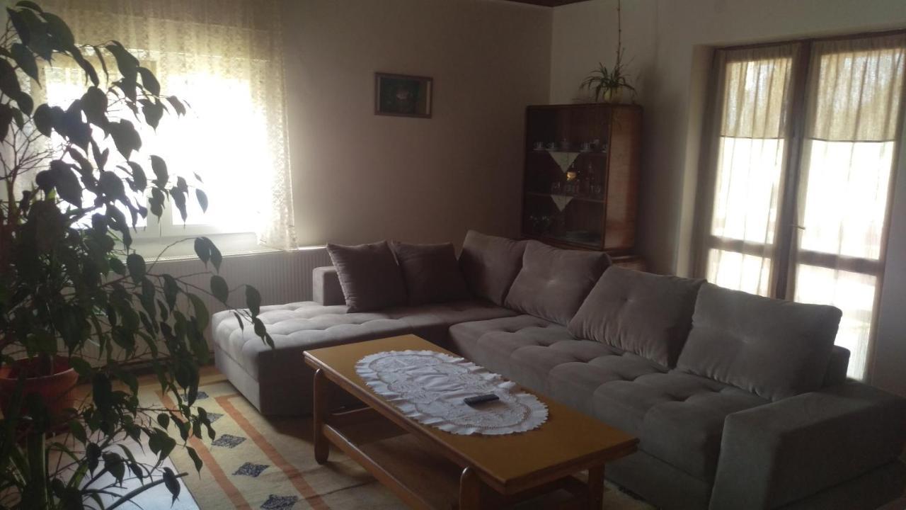 Apartman Rita Vinkovci Exterior foto